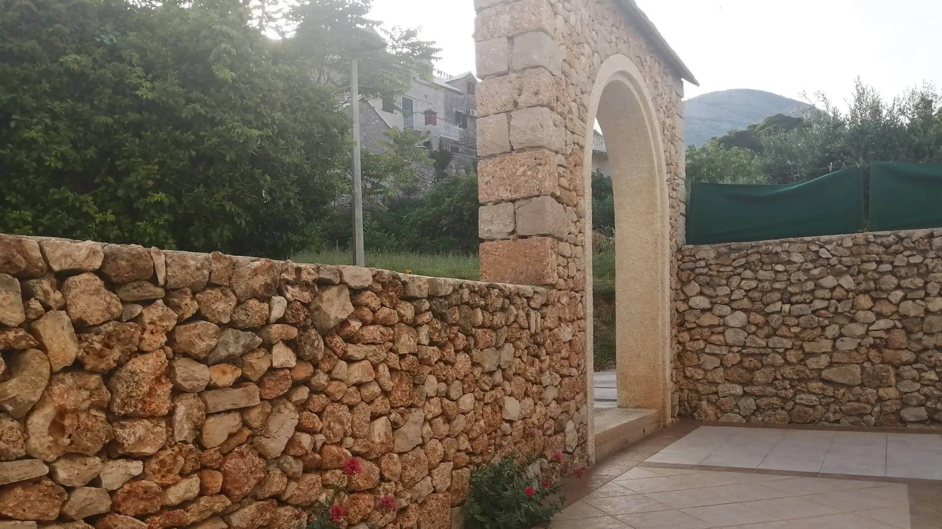 Stone archway Apartments Borovina in Bol Brac - stone archway